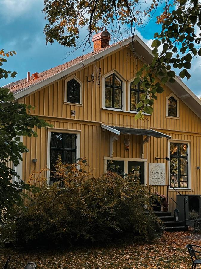 Klostergardens Vandrarhem Varnhem Ngoại thất bức ảnh